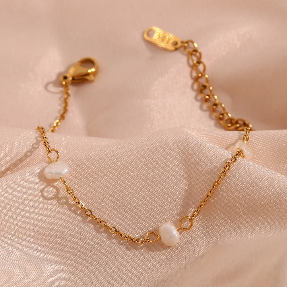 Pearl Float Bracelet